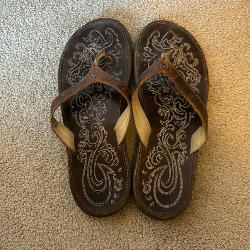 OluKai sandals! Comfortable and great arch support! Brown